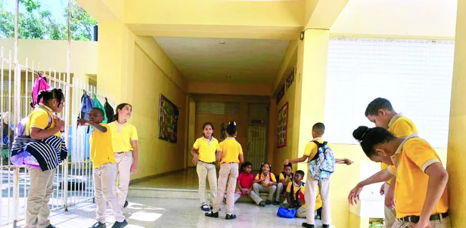 5,000 estudiantes están fuera de aulas en Santiago