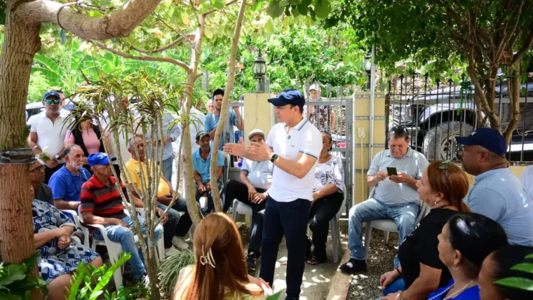 Abel propone diálogo entre líderes opositores ante una