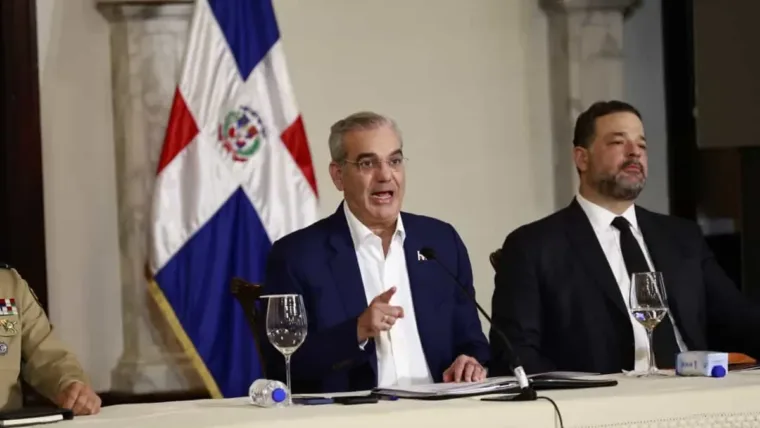 Abinader advierte que quienes dañen los parques nacionales
