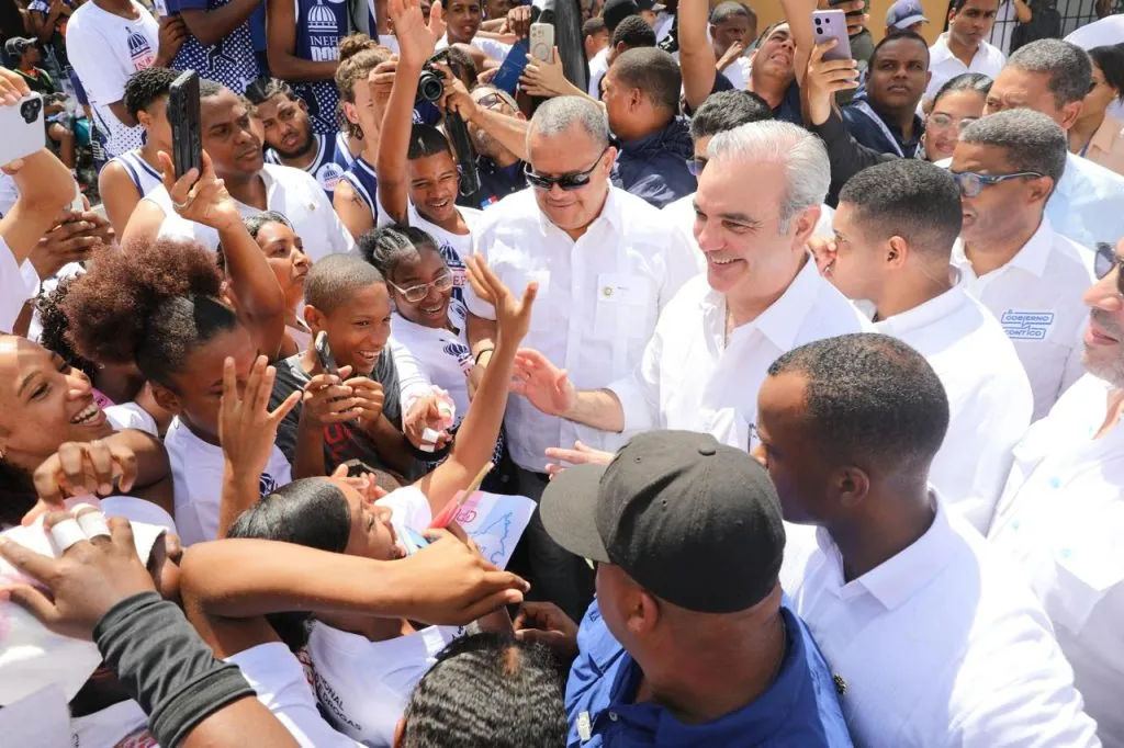 Abinader agotará agenda de inauguraciones y encuentros con jóvenes este fin de semana
