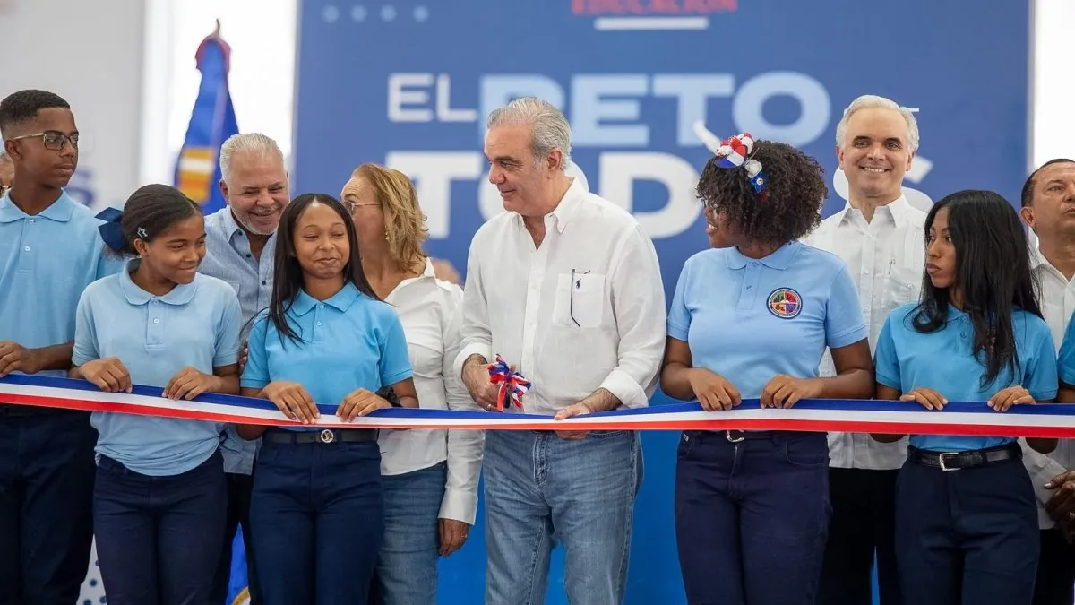 Abinader encabeza jornada en San Cristóbal con la entrega de obras educativas y de primera infancia