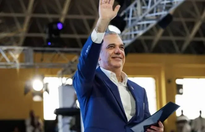 Abinader toma las riendas del PRM con la mira en el 2028 y