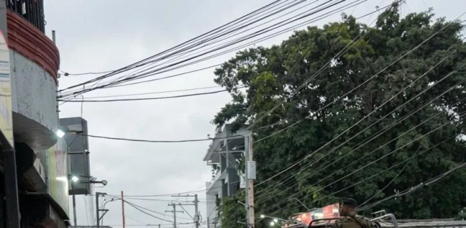 Acatan paro de 24 horas en Salcedo por reclamos de obras