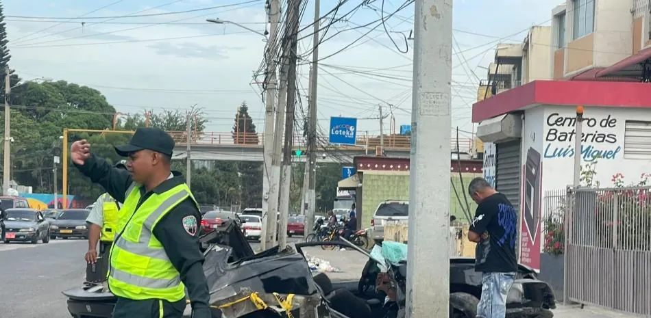Accidente en la Circunvalación Sur de Santiago deja una joven fallecida y otra persona herida