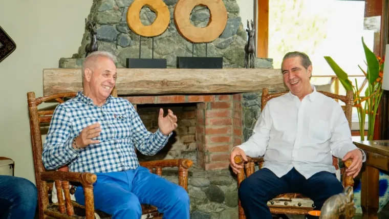 Alcalde de Jarabacoa y su equipo respaldan aspiraciones de