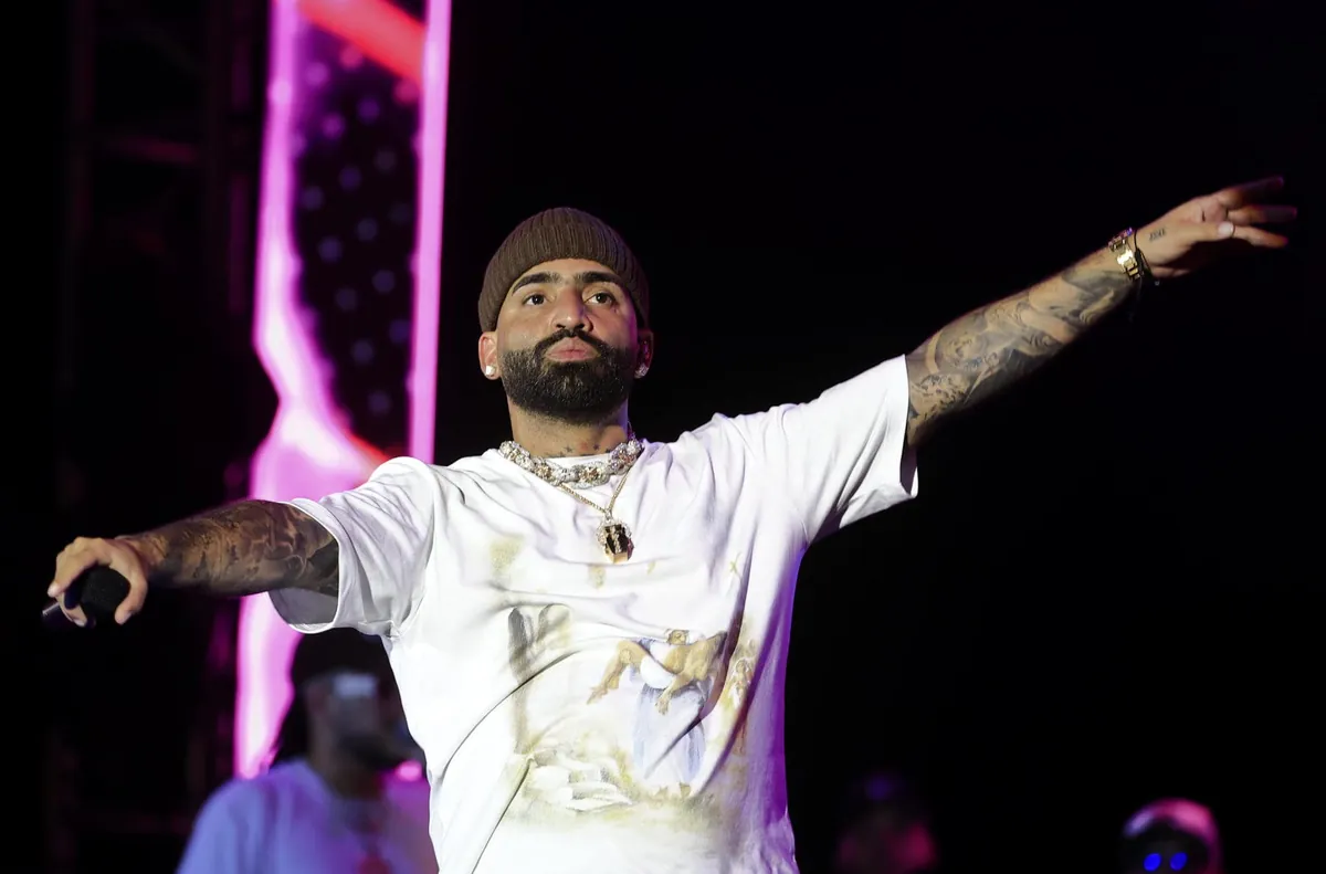 Arcángel revela a Rosalía que se enamoró de una fanática durante una gira y que la dejó "por cara"