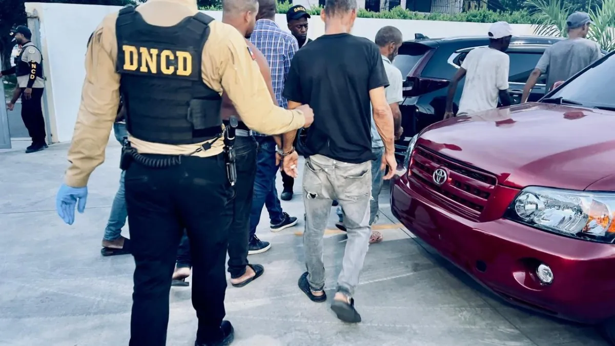 Arrestan a 36 personas y ocupan más de 15 mil gramos de drogas en Santo Domingo Este