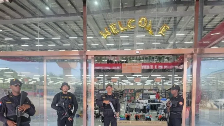 Autoridades continúan intervenciones en comercios chinos de