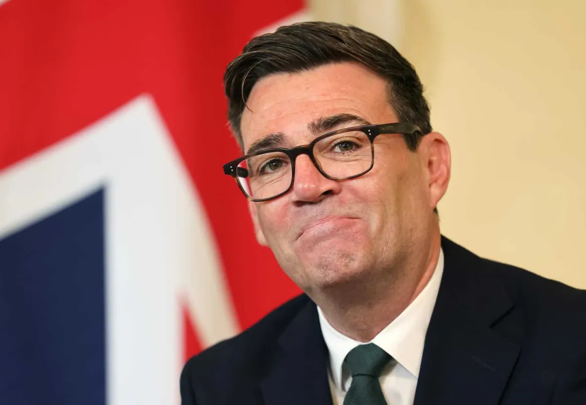 Burnham toma su primera gran medida exterior al sancionar comercio con colonias israelíes
