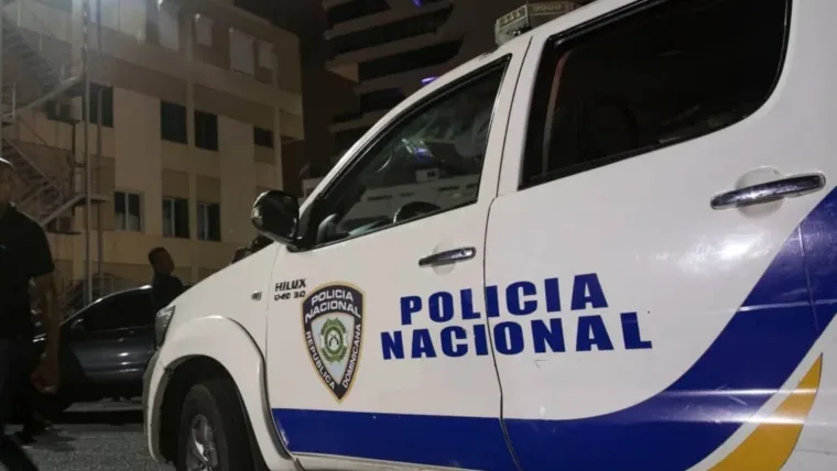 Cabo de la Policía ultima a adolescente en SDE; está bajo