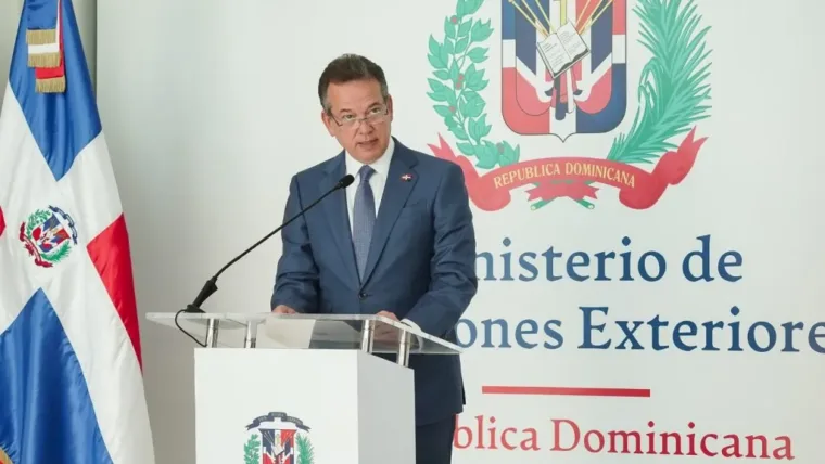 Canciller Ito Bisonó inicia diálogo con Estados Unidos sobre