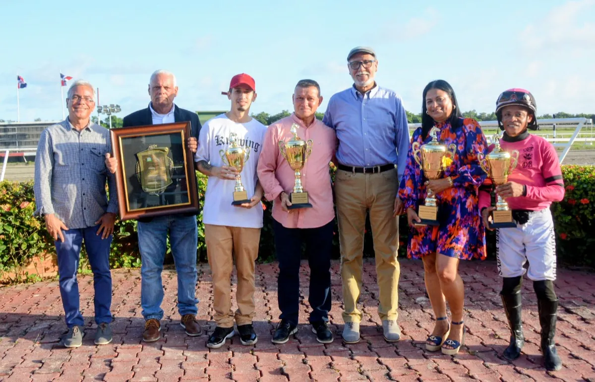 Caramelo A gana Clásico Felo Flores y honran a Élido Núñez en el Quinto