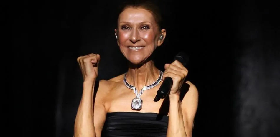 Céline Dion regresa triunfal y emocionada al escenario en París