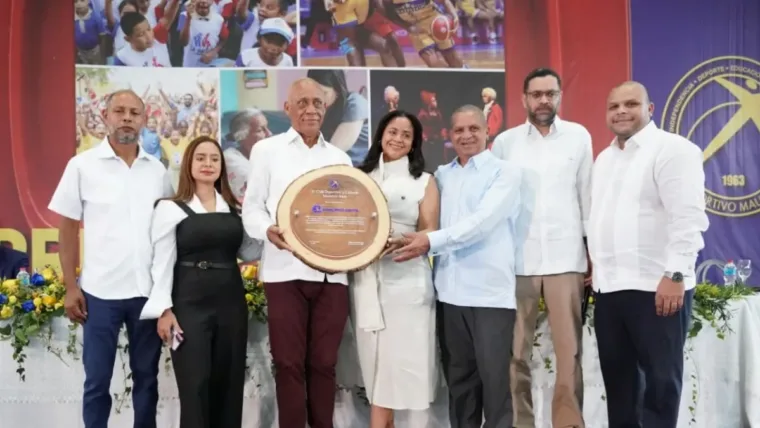 Club Mauricio Báez celebra 63 años con emotiva dedicatoria a