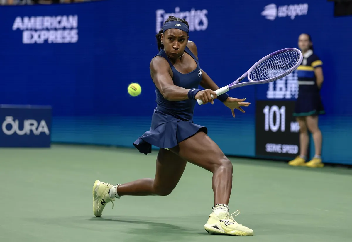 Coco Gauff derrota a Jovic en cuartos de final del Abierto de Estados Unidos