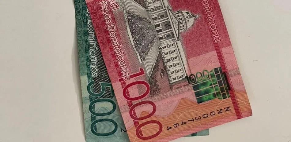Cómo vive una madre en RD con menos de 26 mil pesos y pagando servicios