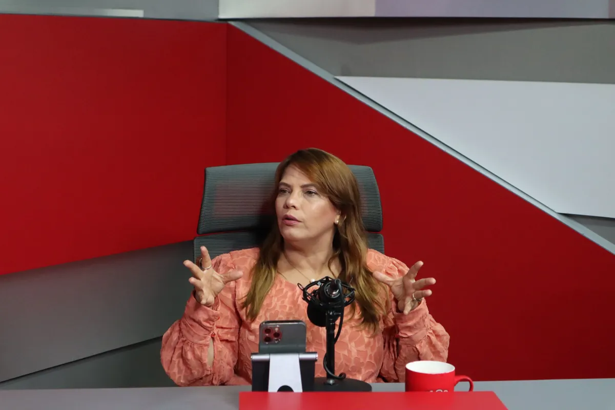 Comunicadora cuestiona normalización de uniones entre adultos y menores