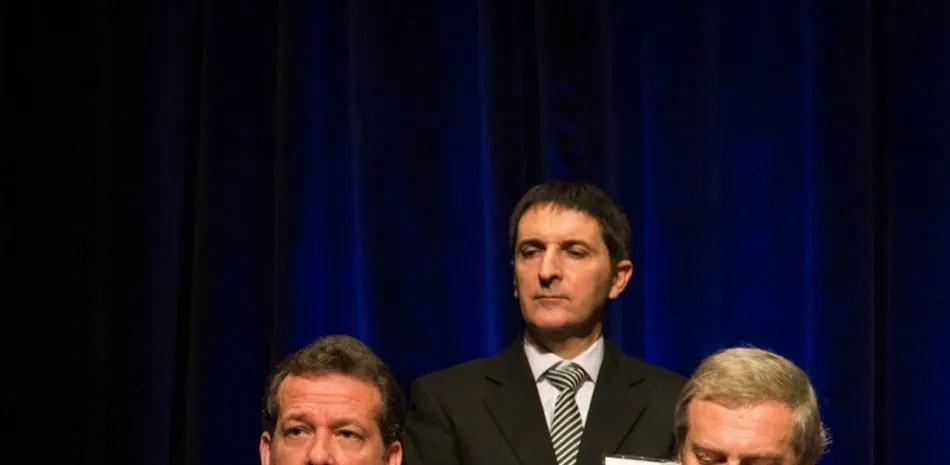 Cuando se designa un nuevo canciller, ¿qué ocurre en una Embajada?