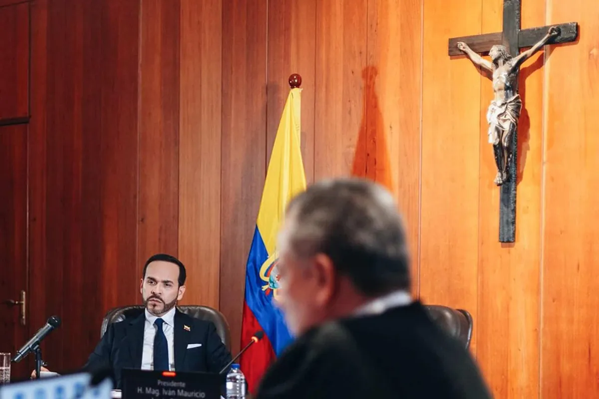De la Espriella levanta la suspensión general para que los colombianos puedan portar armas