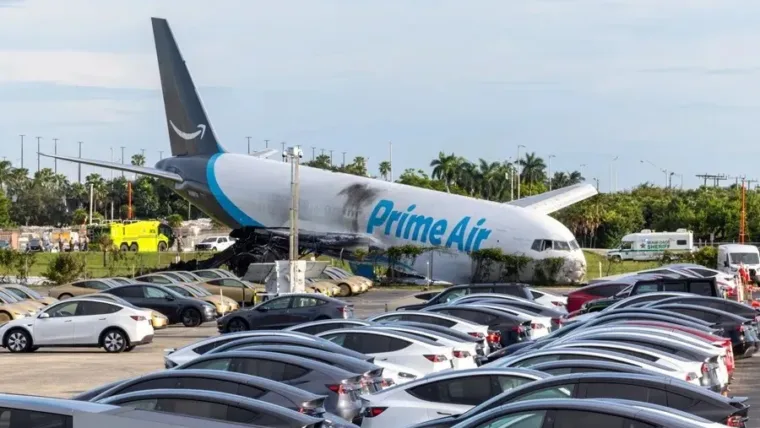 Demandan a Amazon por el accidente de un avión de carga que