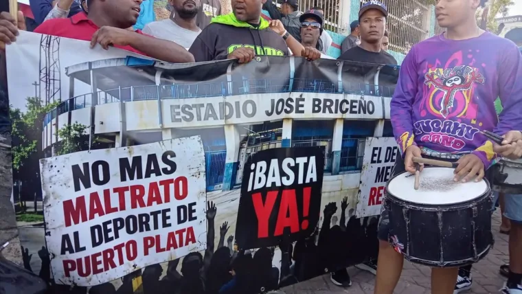 Deportistas marchan en Puerto Plata; exigen destituir