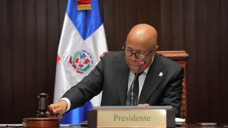 Diputados aprueban inclusión obligatoria de Moral y Cívica en