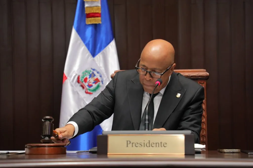 Diputados aprueban inclusión obligatoria de Moral y Cívica en el sistema educativo