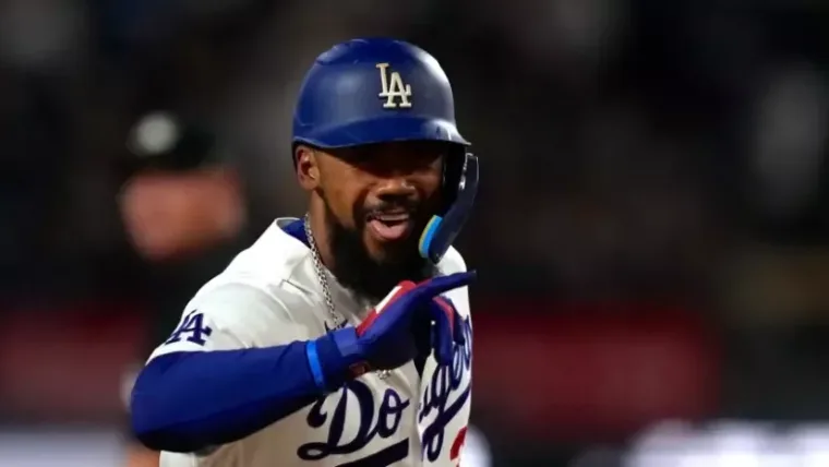 Dodgers vencen 6-3 a los Rojos con un jonrón de 3 carreras de