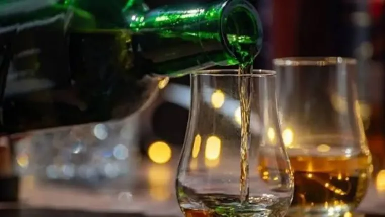 Donald Trump promete eliminar los aranceles al whisky