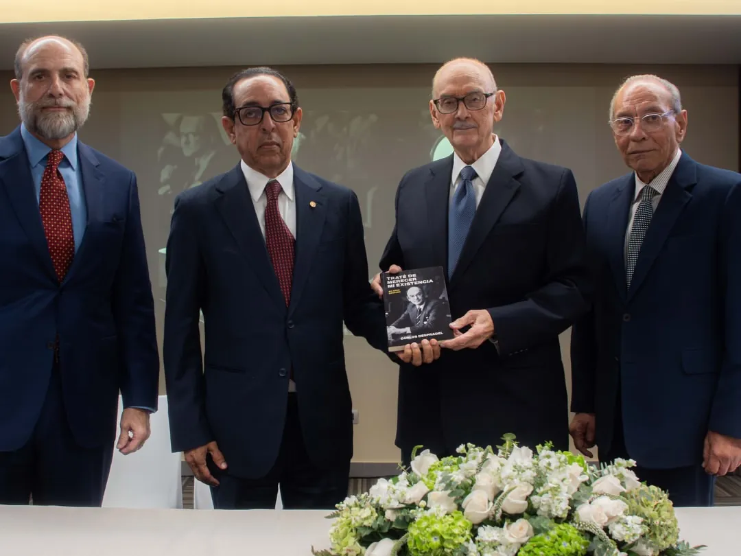 Economista Carlos Despradel presenta sus memorias «Traté de merecer mi existencia»