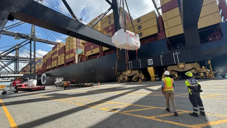 Edeeste recibe transformadores de potencia para ampliar