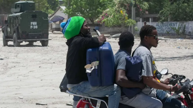 EE. UU. capacita a haitianos para combatir la violencia de