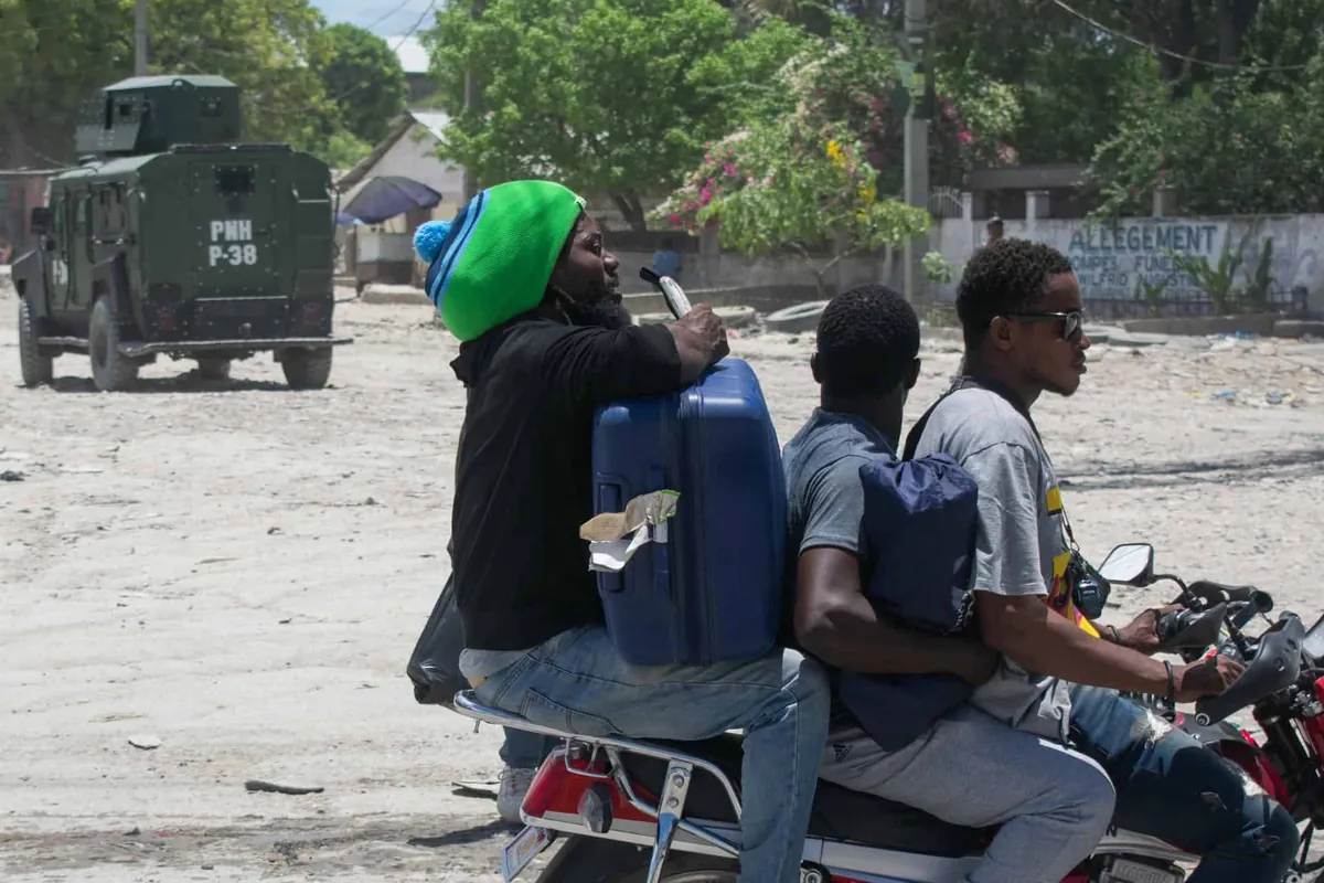 EE. UU. capacita a haitianos para combatir la violencia de las pandillas