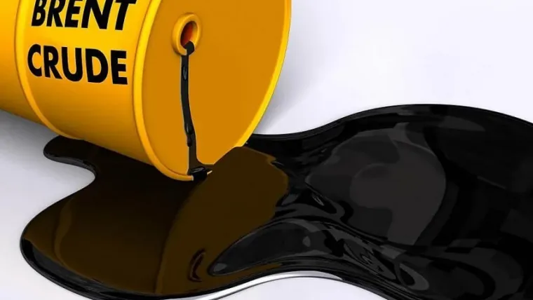 El Brent supera los 96 dólares y cierra la semana al alza por