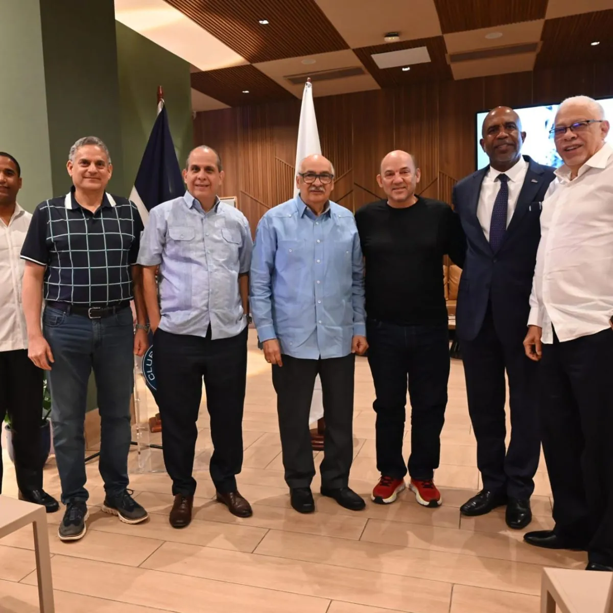 El Club Deportivo Naco promueve el análisis histórico y político con el conversatorio “Prensa vs. Poder”