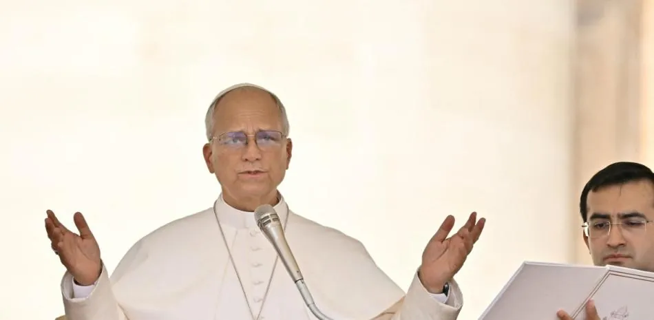 El papa pone fin a los recortes económicos que rebajaban el sueldo a los cardenales