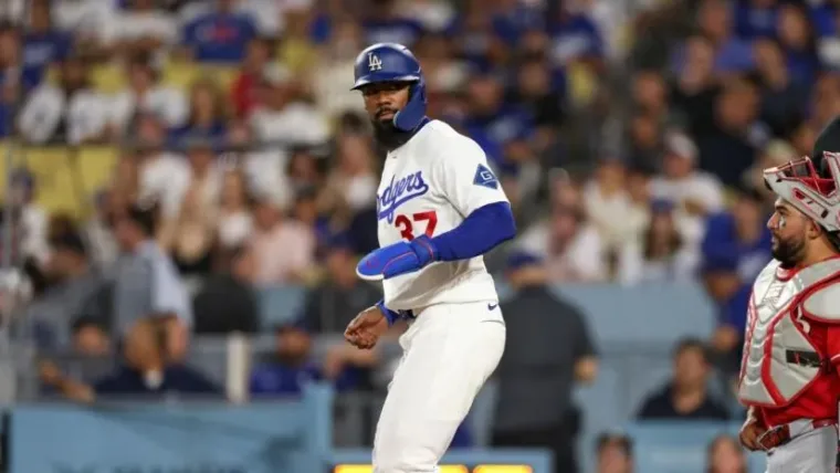 El pelotero dominicano Teoscar Hernández se recupera de sus
