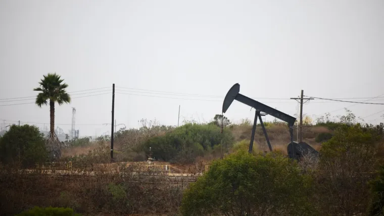 El petróleo de Texas sube un 3,1 % hasta 95,94 dólares tras