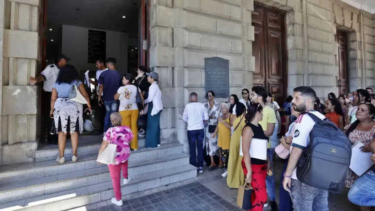 El Supremo suspende las altas en el censo para descendientes