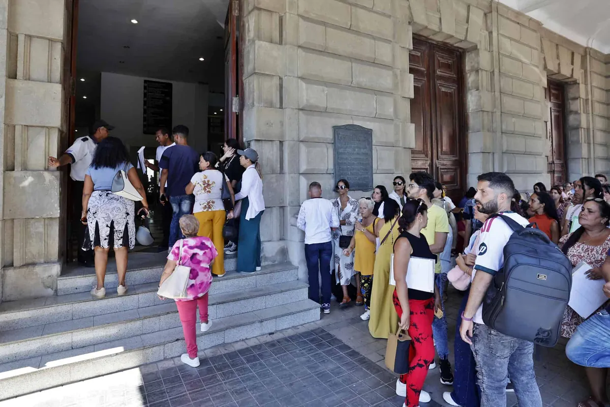 El Supremo suspende las altas en el censo para descendientes de españoles en el exilio