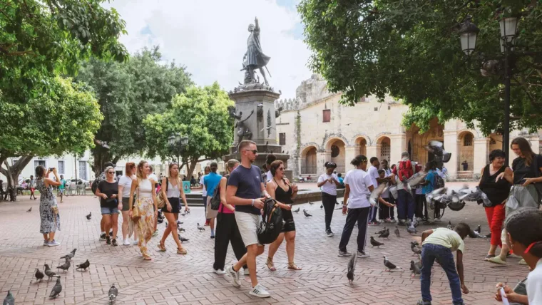 El turismo en RD crece frente al retroceso de sus