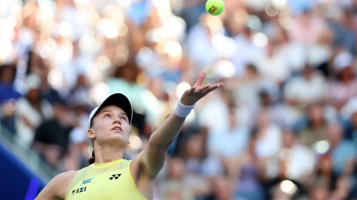 Elena Rybakina superó a Naomi Osaka y pasa a cuartos de final