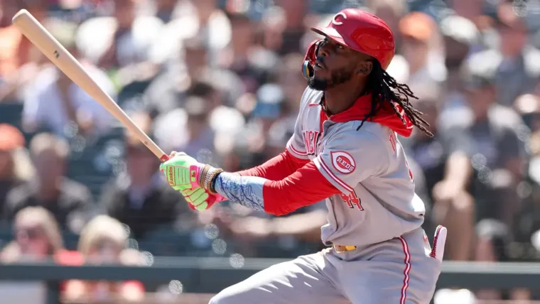 Elly de la Cruz descifra a los pitchers zurdos a la derecha y