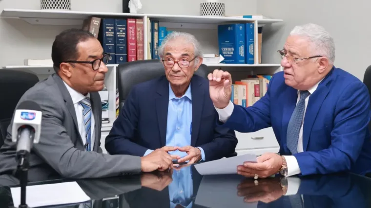 Carlos Alcántara Montes releva a Rafael Mena en la