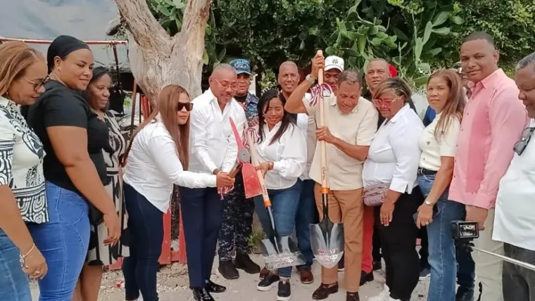 En Jimaní: Dan primer picazo para reconstrucción de aceras y