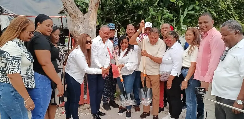 En Jimaní: Dan primer picazo para reconstrucción de aceras y contenes