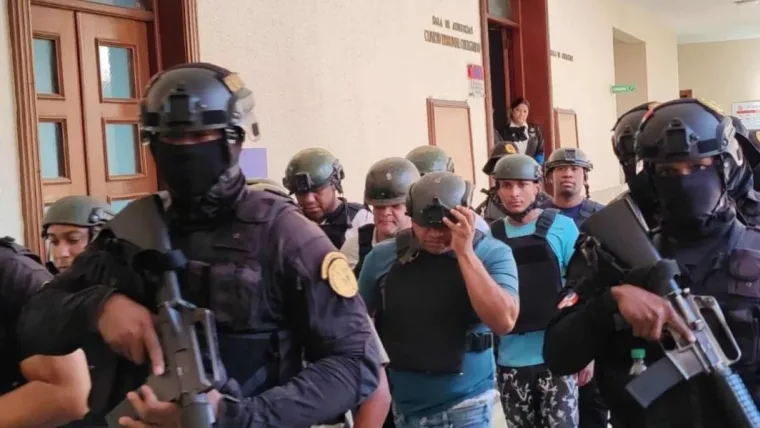 Envían a juicio a coronel y otros implicados en robo de