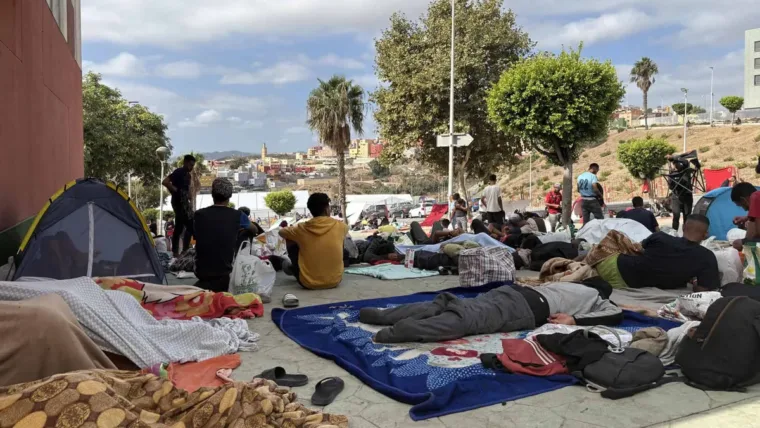 España dice que más de 5,300 migrantes volvieron a Marruecos