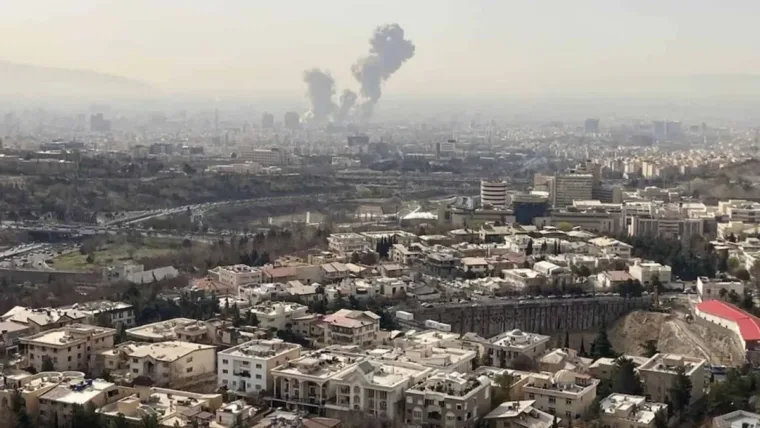 Explosiones sacuden el sur de Irán y la isla de Jarg