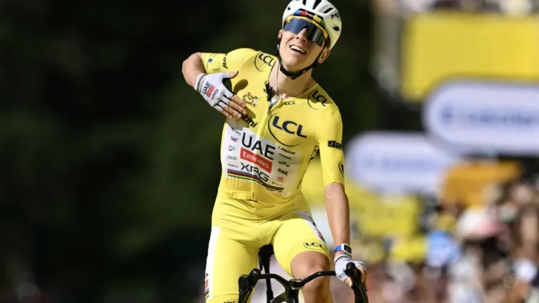 Fin de temporada para Tadej Pogacar tras su caída en la Vuelta